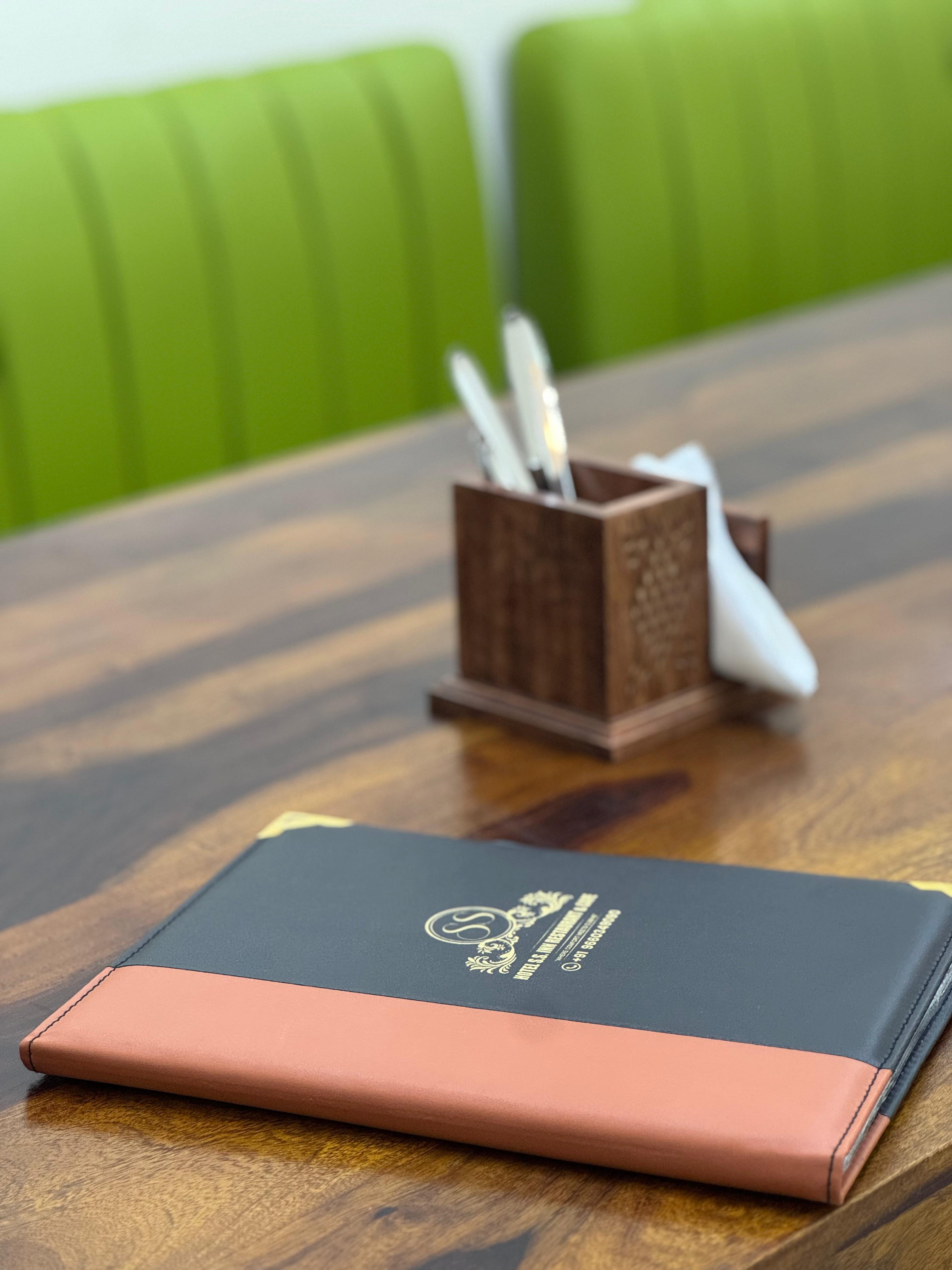 Hotel S.S. Inn - Pure vegetarian restaurant interior